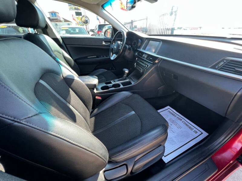 2019 Kia Optima Image 10