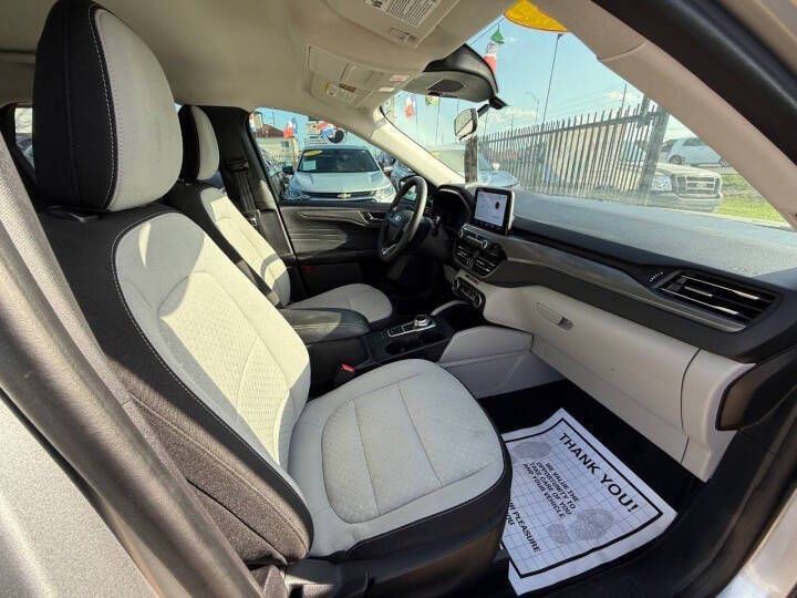 2023 Ford Escape Image 9