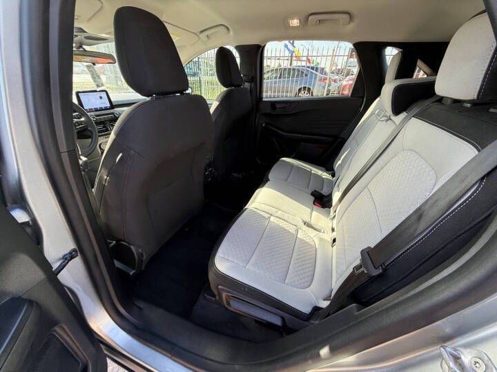 2023 Ford Escape Image 10