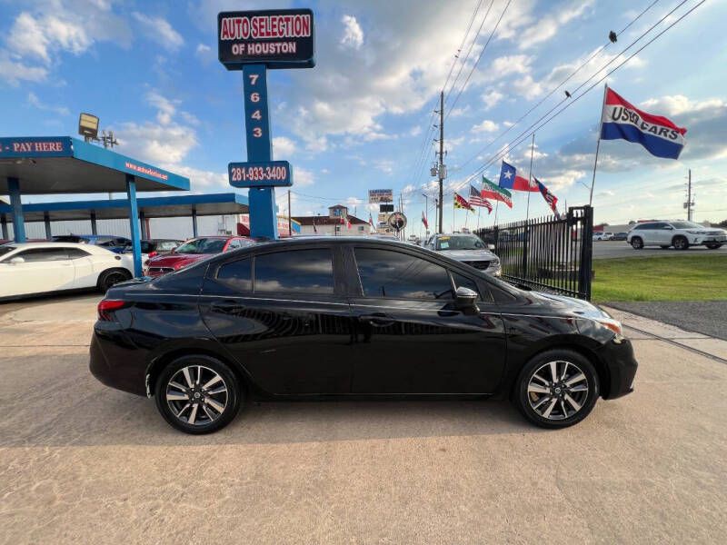 2021 Nissan Versa Image 4