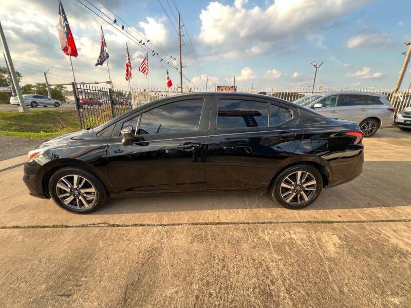 2021 Nissan Versa Image 5