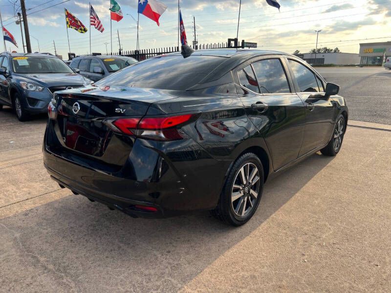 2021 Nissan Versa Image 6