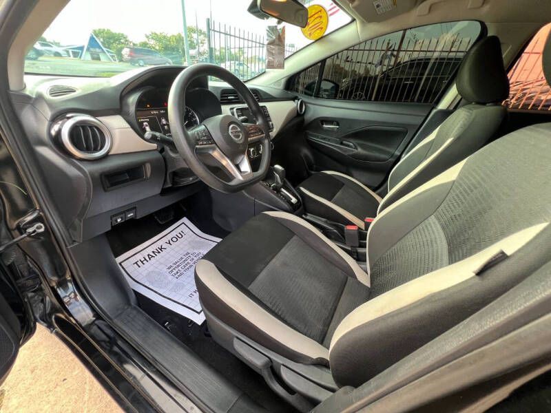 2021 Nissan Versa Image 9
