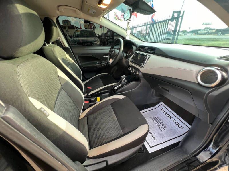2021 Nissan Versa Image 10