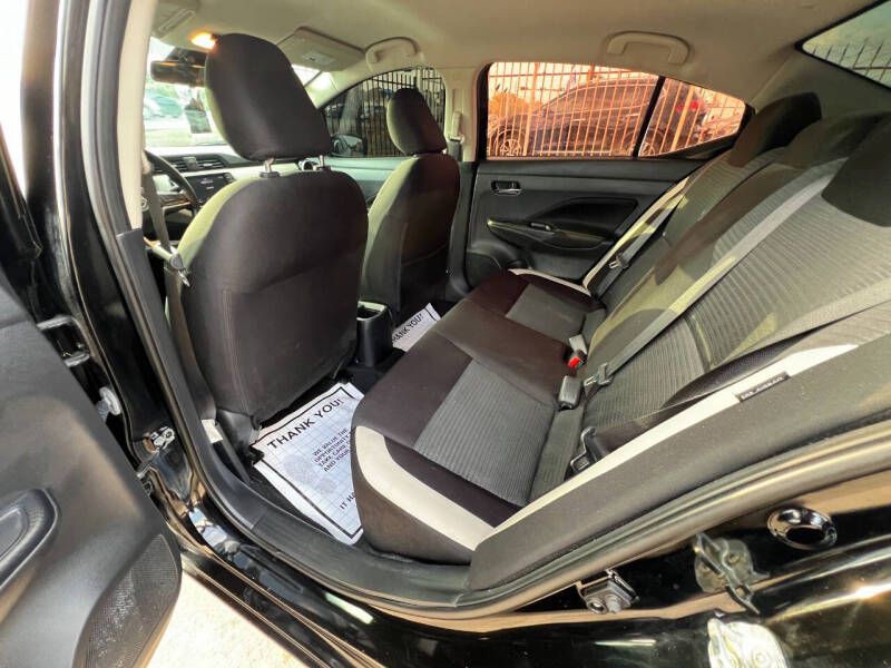 2021 Nissan Versa Image 12