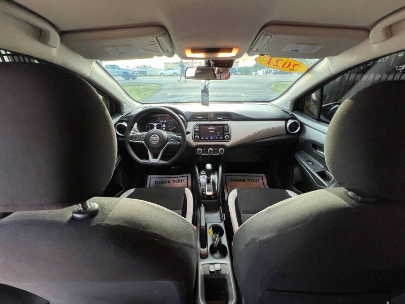 2021 Nissan Versa Image 13