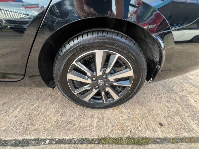 2021 Nissan Versa Image 15