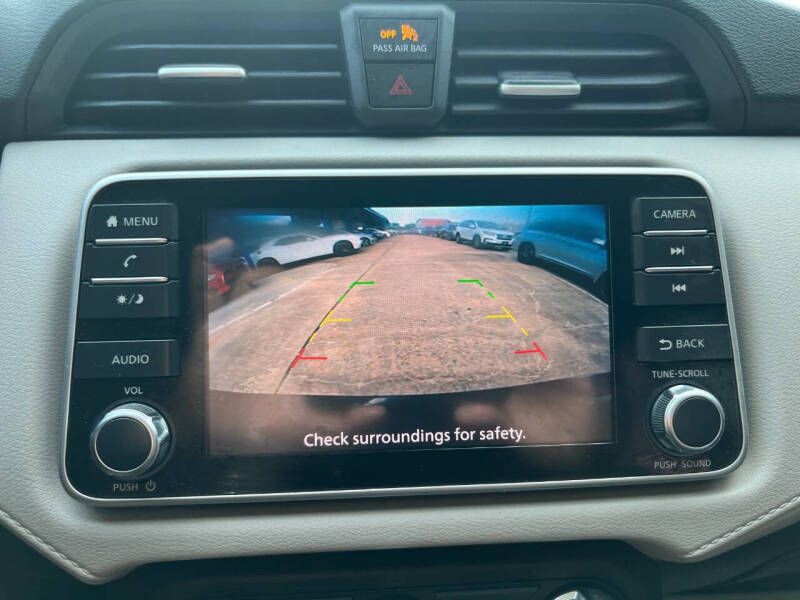 2021 Nissan Versa Image 19