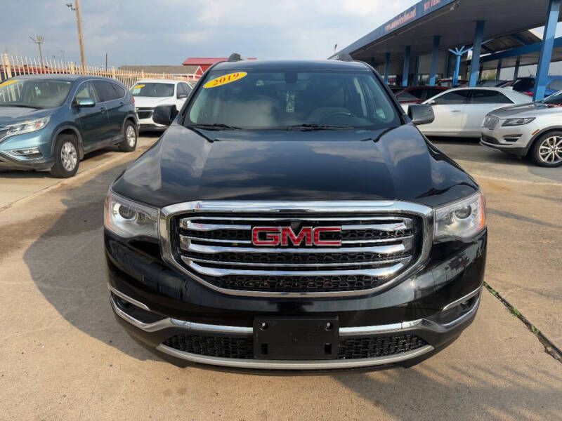 2019 GMC Acadia Image 2
