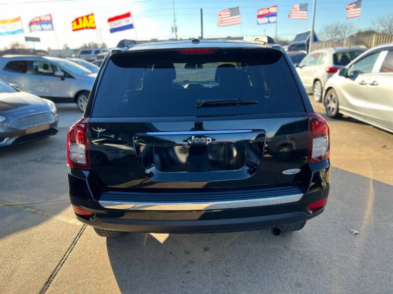 2014 Jeep Compass Image 8