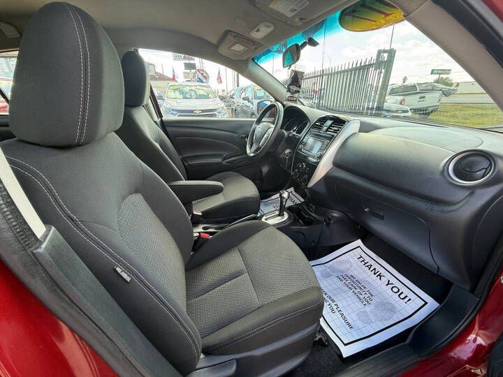 2017 Nissan Versa Image 10