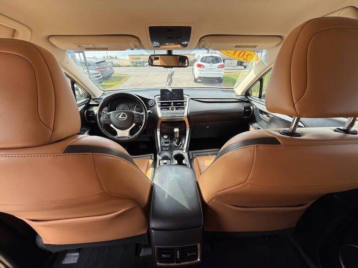 2015 Lexus NX Image 10