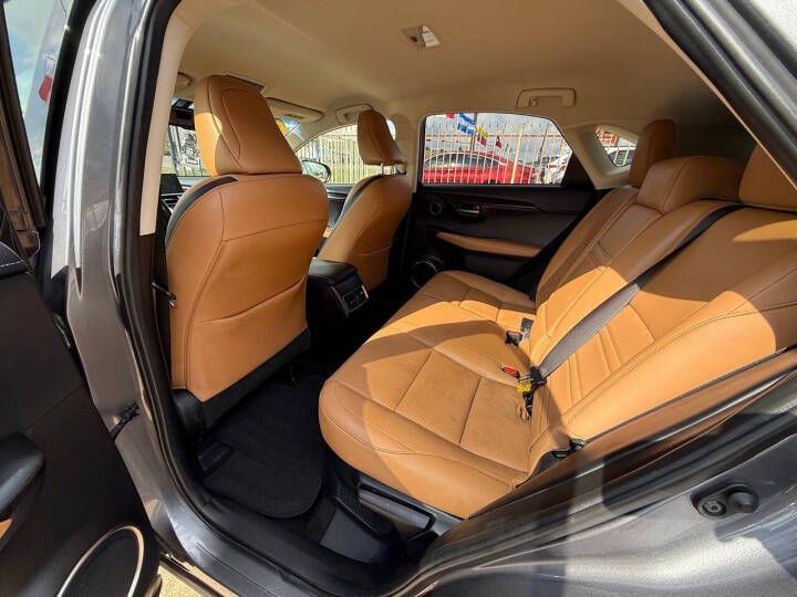 2015 Lexus NX Image 12