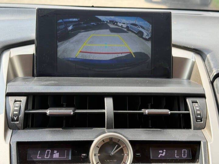 2015 Lexus NX Image 15