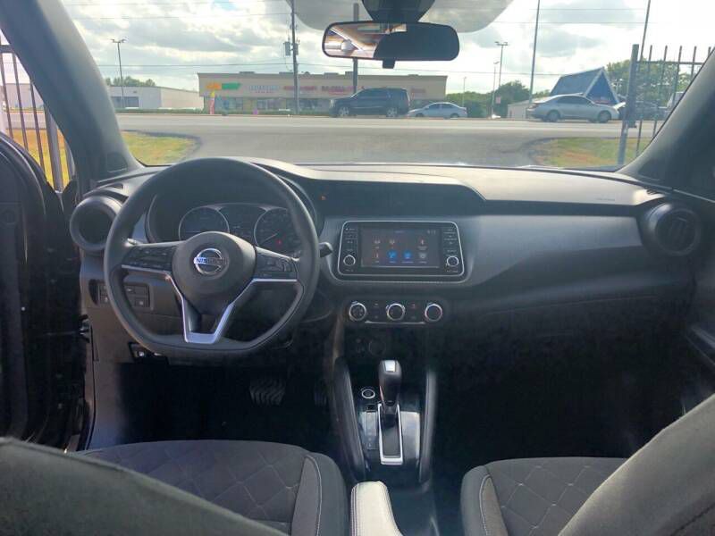 2020 Nissan Kicks Image 14