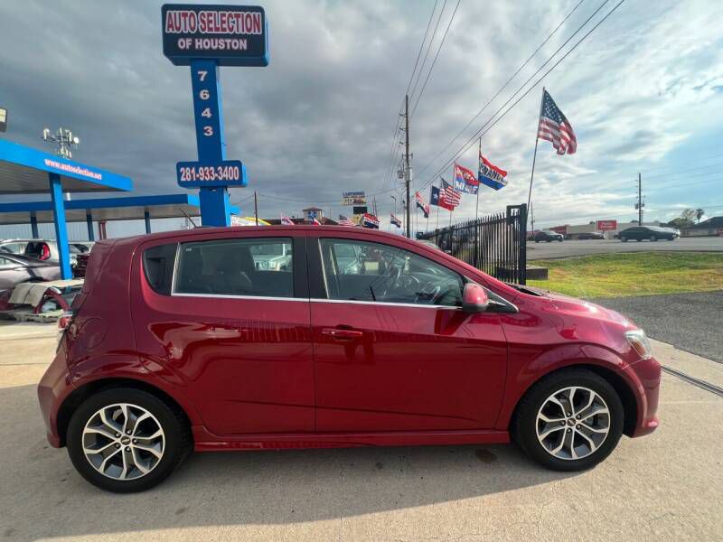 2017 Chevrolet Sonic Image 5