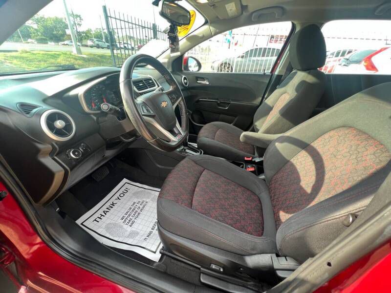 2017 Chevrolet Sonic Image 9