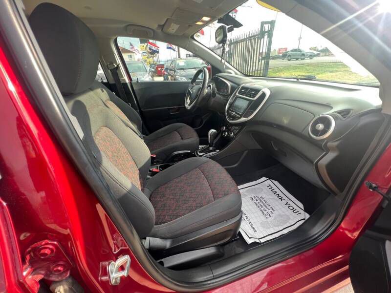 2017 Chevrolet Sonic Image 10