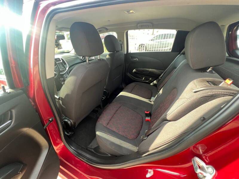 2017 Chevrolet Sonic Image 13