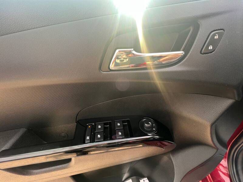 2017 Chevrolet Sonic Image 15