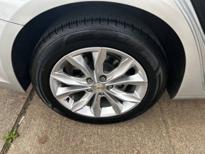 2022 Chevrolet Malibu Image 12