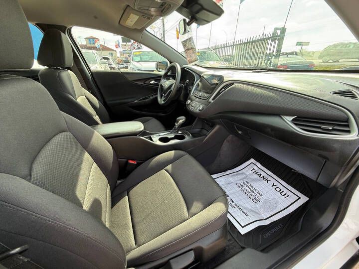 2025 Chevrolet Malibu Image 10