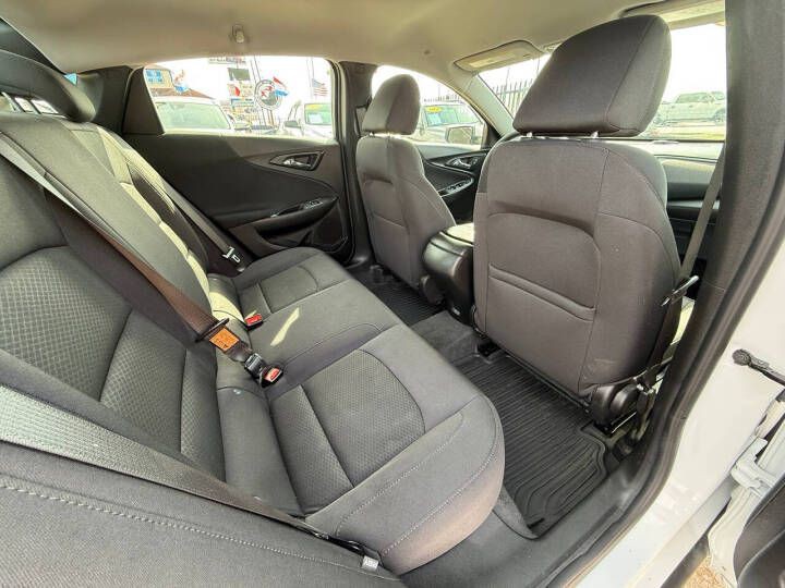 2025 Chevrolet Malibu Image 12