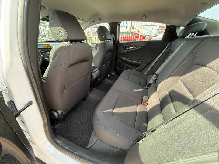 2025 Chevrolet Malibu Image 13