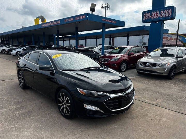 2022 Chevrolet Malibu Image 2