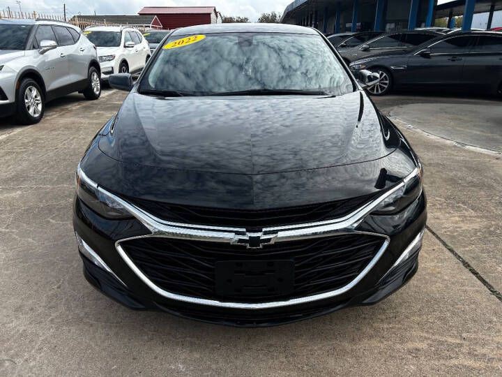 2022 Chevrolet Malibu Image 3