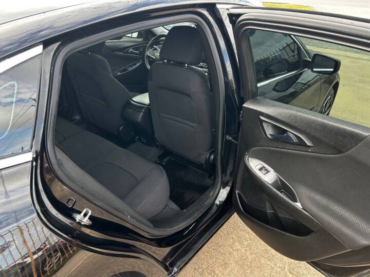 2022 Chevrolet Malibu Image 13