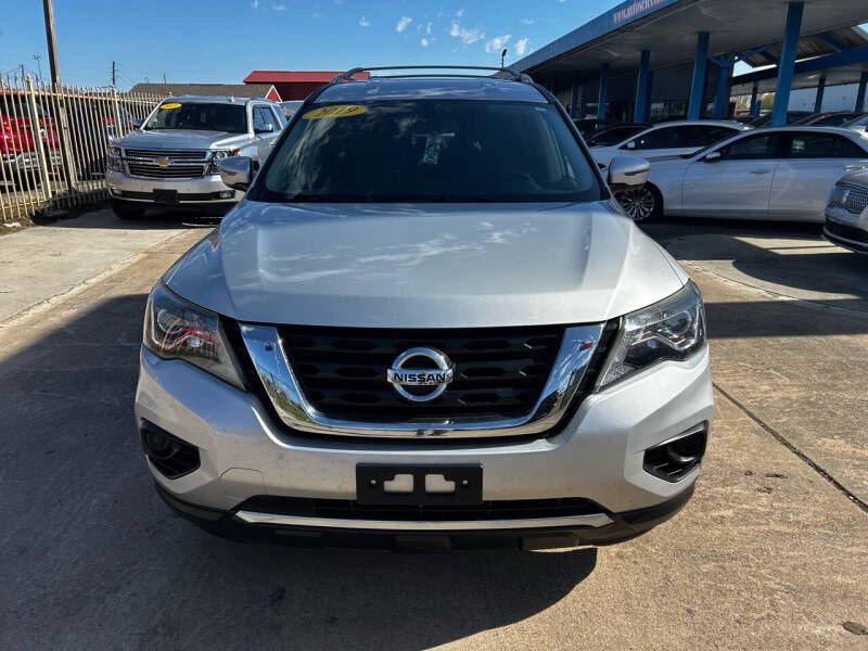 2019 Nissan Pathfinder Image 2