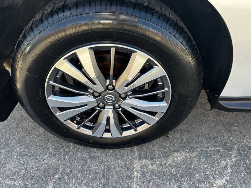 2019 Nissan Pathfinder Image 8