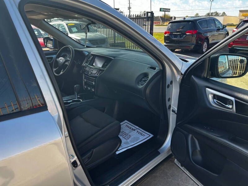 2019 Nissan Pathfinder Image 9