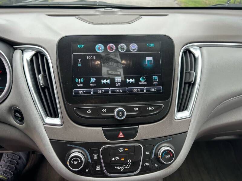 2016 Chevrolet Malibu Image 12