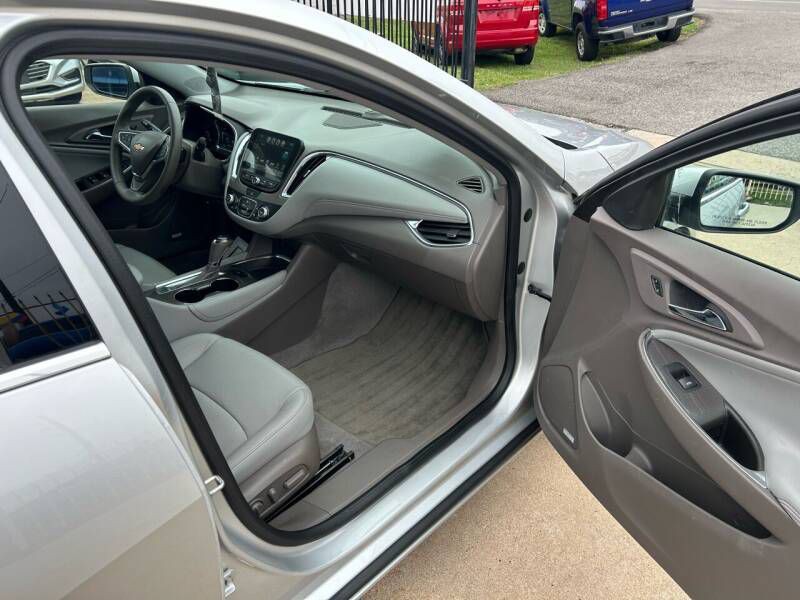 2016 Chevrolet Malibu Image 20