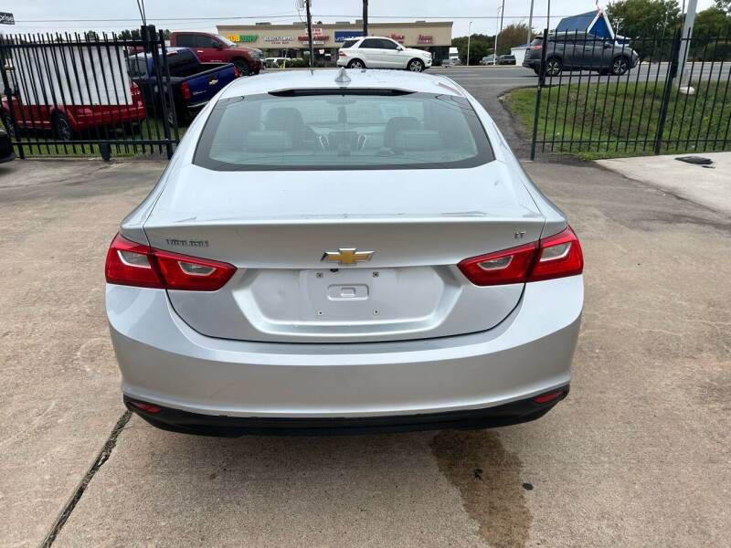 2016 Chevrolet Malibu Image 24