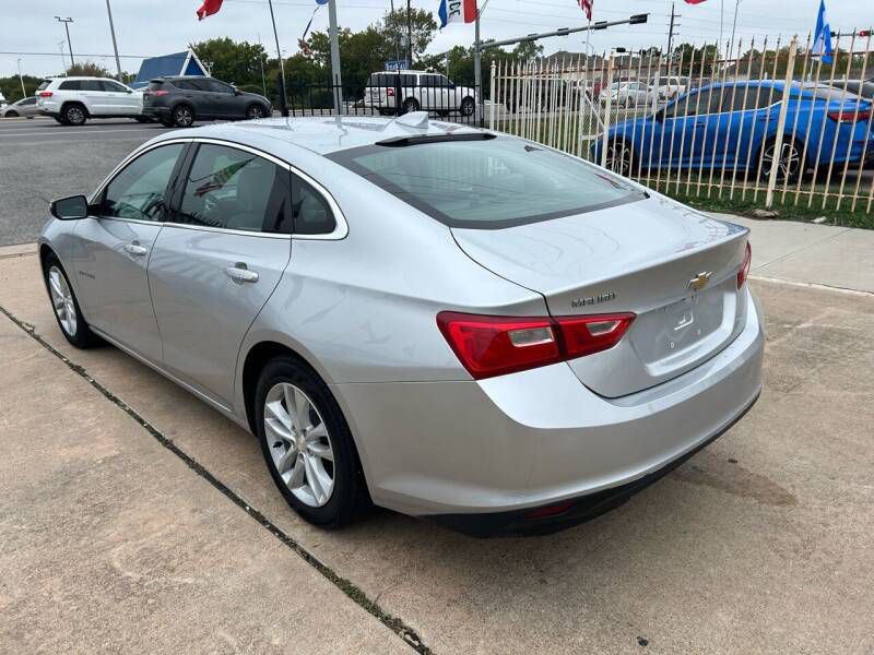 2016 Chevrolet Malibu Image 25