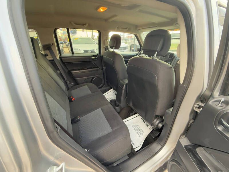 2016 Jeep Patriot Image 12