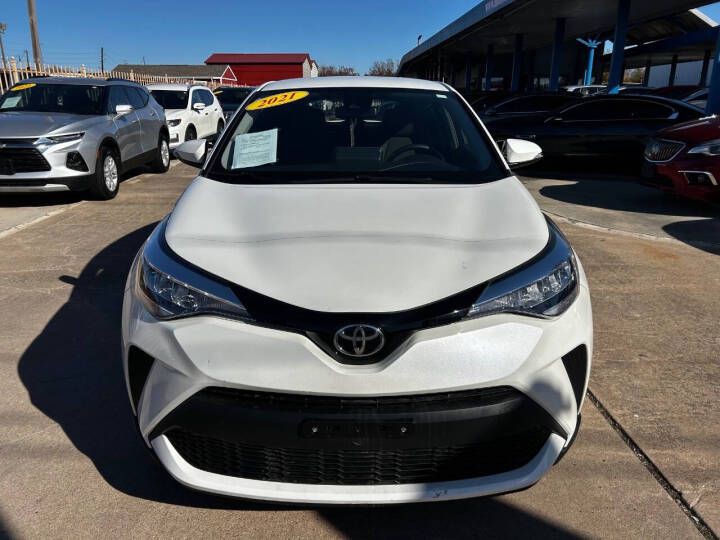 2021 Toyota C-HR Image 2