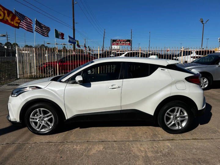 2021 Toyota C-HR Image 4