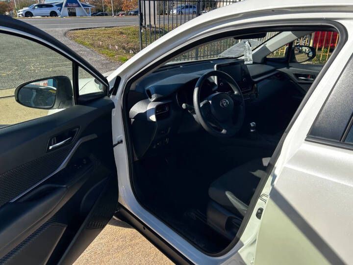 2021 Toyota C-HR Image 10