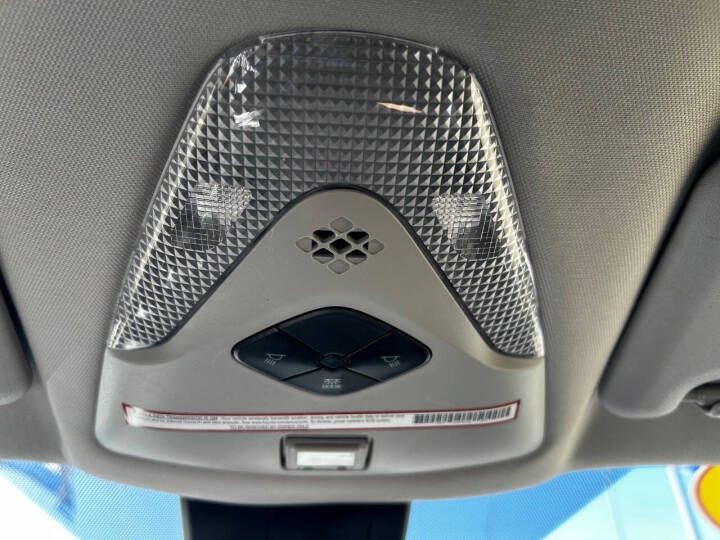 2021 Toyota C-HR Image 18