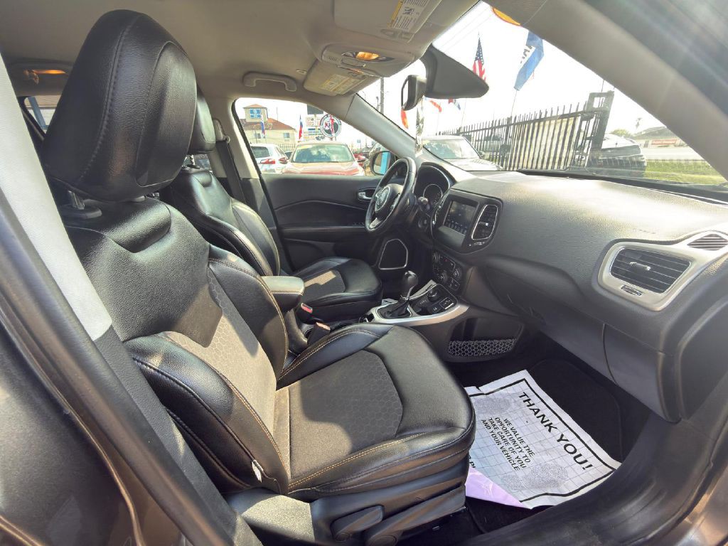 2018 Jeep Compass Image 9