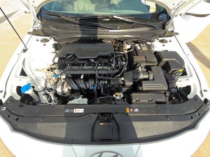 2025 Hyundai Elantra Image 17