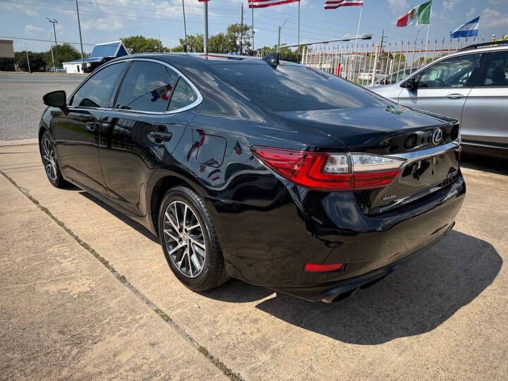 2018 Lexus ES Image 3