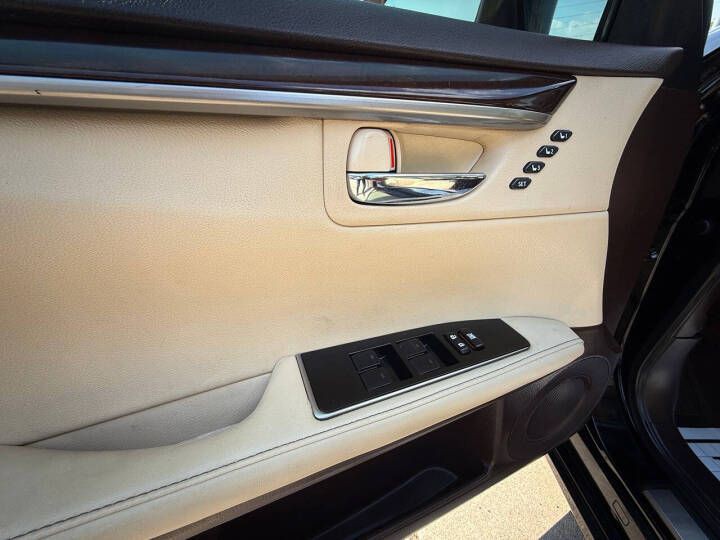 2018 Lexus ES Image 12