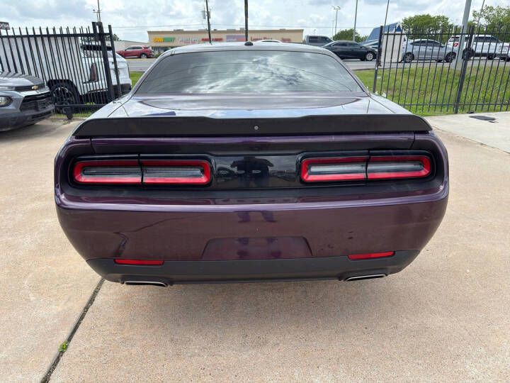 2022 Dodge Challenger Image 8