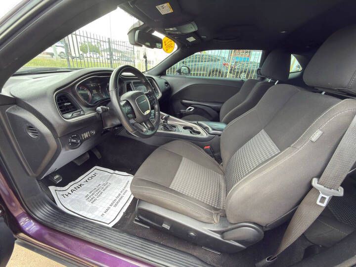 2022 Dodge Challenger Image 9