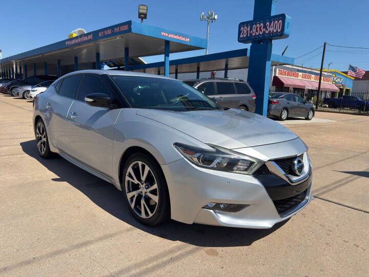 2017 Nissan Maxima Image 1